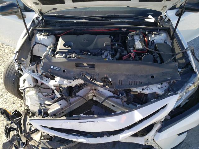 4T1G11AK5LU398557 - 2020 TOYOTA CAMRY SE WHITE photo 11