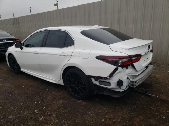 4T1T11AK6MU609684 - 2021 TOYOTA CAMRY SE WHITE photo 2