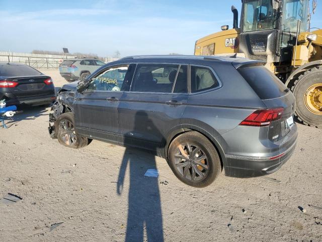 3VV3B7AXXPM137872 - 2023 VOLKSWAGEN TIGUAN SE GRAY photo 2