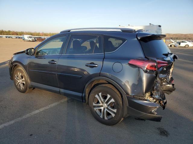 JTMBFREV1JJ214006 - 2018 TOYOTA RAV4 LE GRAY photo 2