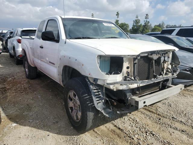 5TETX62N77Z461047 - 2007 TOYOTA TACOMA PRERUNNER ACCESS CAB WHITE photo 4
