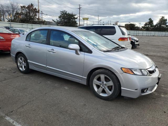 19XFA1F68AE073148 - 2010 HONDA CIVIC LX-S فضي صورة 4