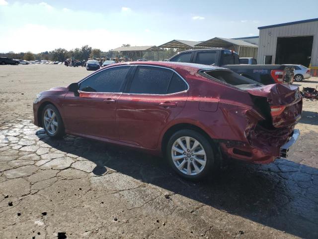 4T1B11HK9JU611295 - 2018 TOYOTA CAMRY L RED photo 2