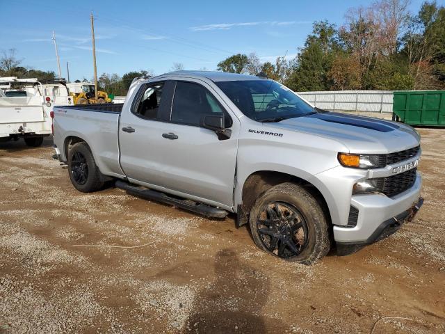 1GCRYBEKXLZ346725 - 2020 CHEVROLET SILVERADO K1500 CUSTOM SILVER photo 4