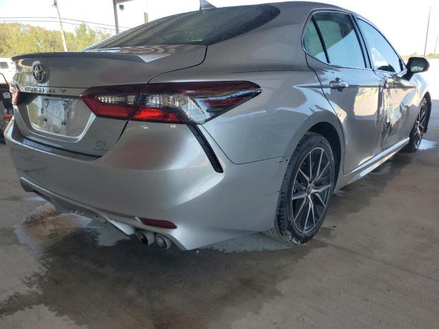4T1G11BK1PU090127 - 2023 TOYOTA CAMRY SE NIGHT SHADE SILVER photo 3