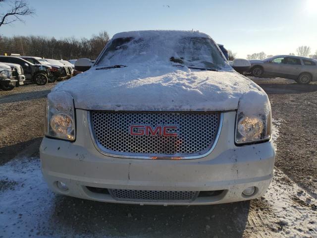 1GKS1EEF8DR343466 - 2013 GMC YUKON DENALI WHITE photo 5