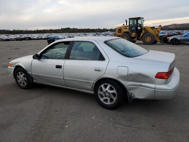 4T1BF22K0YU114386 - 2000 TOYOTA CAMRY LE SILVER photo 2