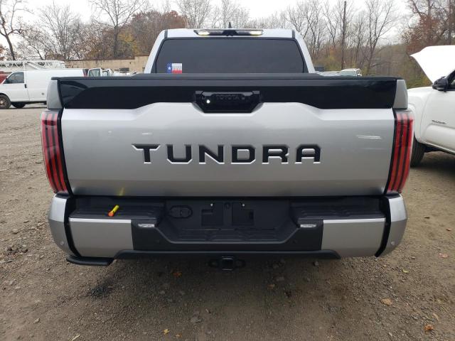 5TFNA5AB0PX027006 - 2023 TOYOTA TUNDRA CREWMAX PLATINUM Silber Foto 6