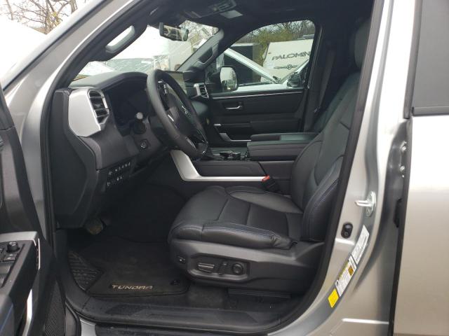 5TFNA5AB0PX027006 - 2023 TOYOTA TUNDRA CREWMAX PLATINUM Silber Foto 7