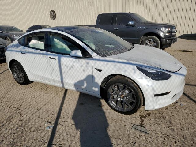 5YJ3E1EB9MF035738 - 2021 TESLA MODEL 3 WHITE photo 4