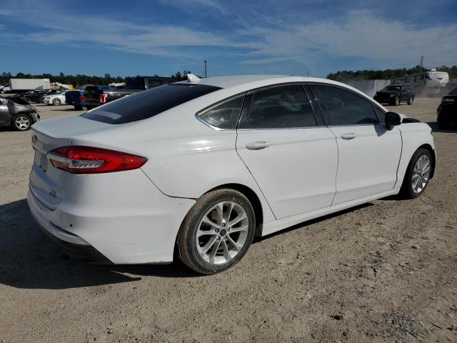 3FA6P0LU8LR267059 - 2020 FORD FUSION SE WHITE photo 3