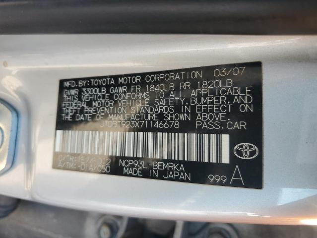 JTDBT923X71146678 - 2007 TOYOTA YARIS SILVER photo 12