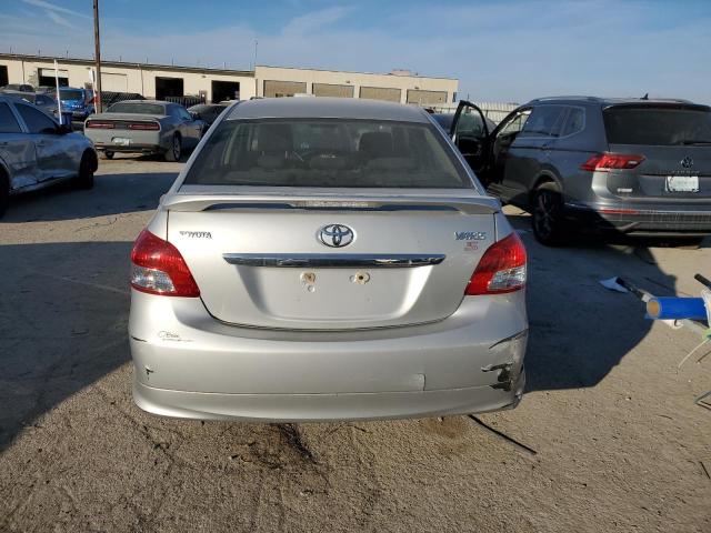 JTDBT923X71146678 - 2007 TOYOTA YARIS SILVER photo 6