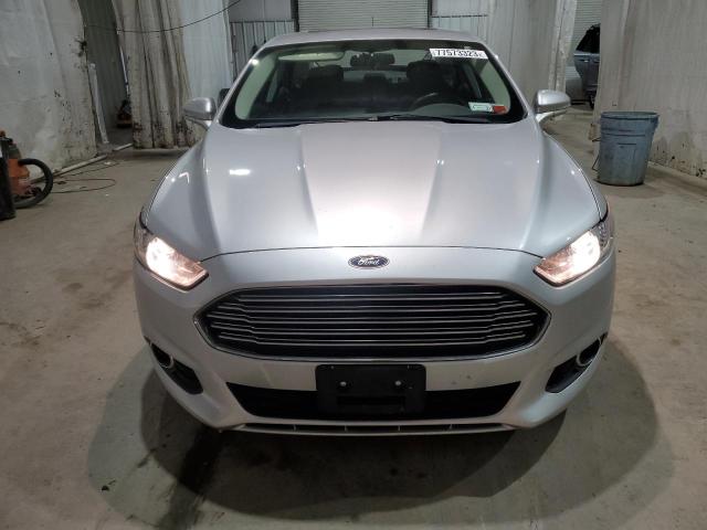 3FA6P0H72FR101174 - 2015 FORD FUSION SE SILVER photo 5