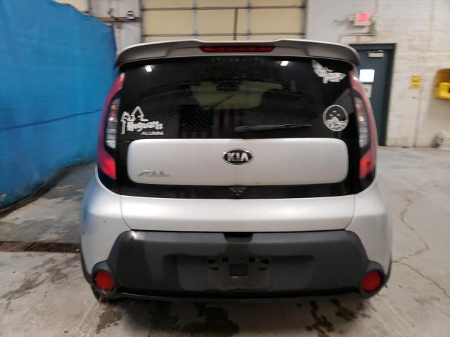 KNDJN2A2XF7806204 - 2015 KIA SOUL SILVER photo 6