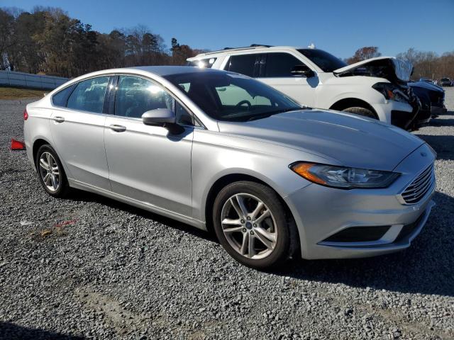 3FA6P0HD8JR183653 - 2018 FORD FUSION SE SILVER photo 4