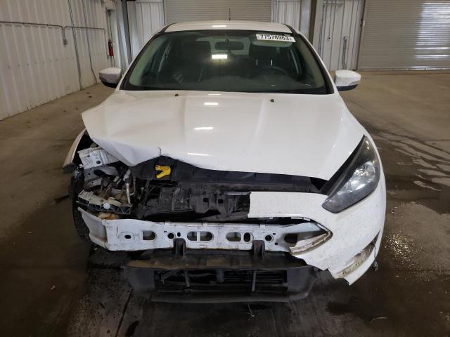 1FADP3K2XFL348611 - 2015 FORD FOCUS SE WHITE photo 5