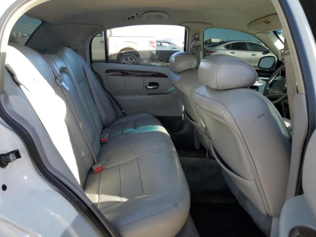 1LNHM81W9XY708635 - 1999 LINCOLN TOWN CAR EXECUTIVE WHITE photo 10