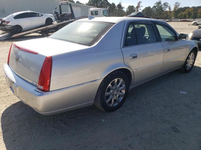 1G6KD57Y99U127215 - 2009 CADILLAC DTS SILVER photo 3