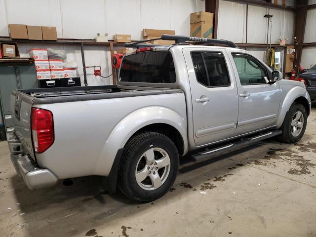 1N6AD07W76C445911 - 2006 NISSAN FRONTIER CREW CAB LE SILVER photo 3