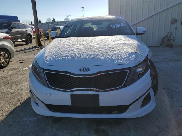 KNAGM4A73F5641819 - 2015 KIA OPTIMA LX WHITE photo 5