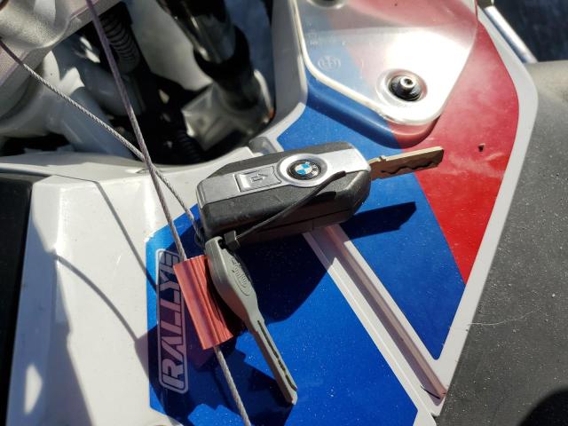 WB10M1308M6D60738 - 2021 BMW R 1250 GS ADVENTURE WHITE photo 8