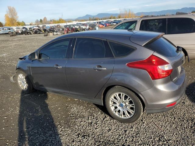 1FAHP3K25CL106340 - 2012 FORD FOCUS SE GRAY photo 2