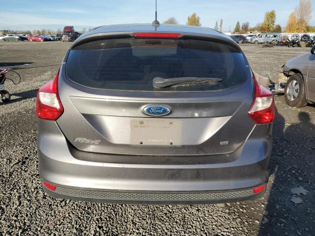 1FAHP3K25CL106340 - 2012 FORD FOCUS SE GRAY photo 6