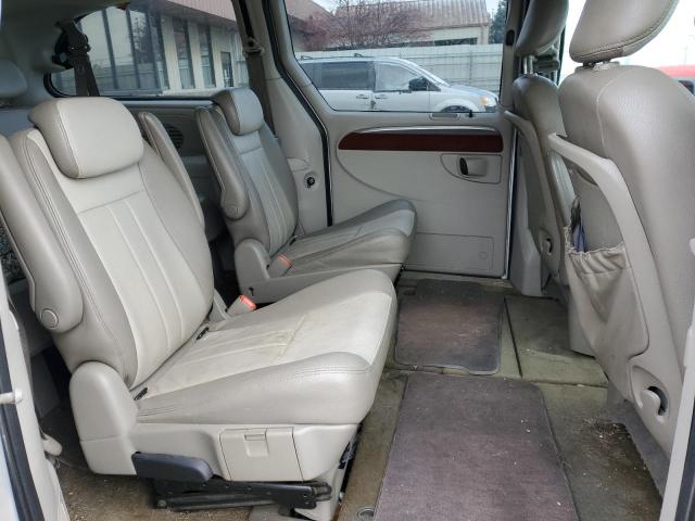 2A4GP54L27R152206 - 2007 CHRYSLER TOWN & COU TOURING SILVER photo 10