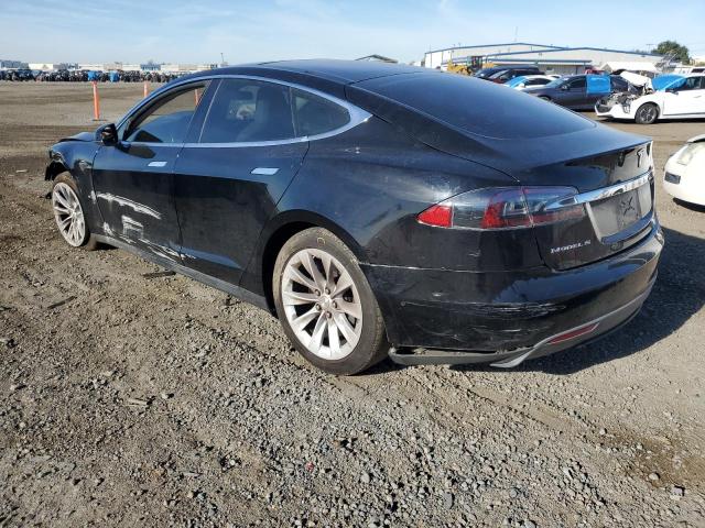5YJSA1E17GF132956 - 2016 TESLA MODEL S Սև լուսանկար 2