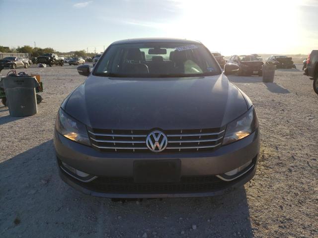 1VWBV7A33FC121959 - 2015 VOLKSWAGEN PASSAT SE GRAY photo 5