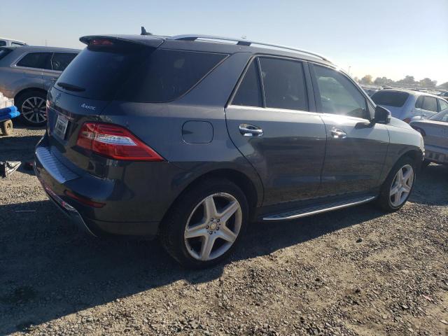 4JGDA7DB4DA120902 - 2013 MERCEDES-BENZ ML 550 4MATIC GRAY photo 3