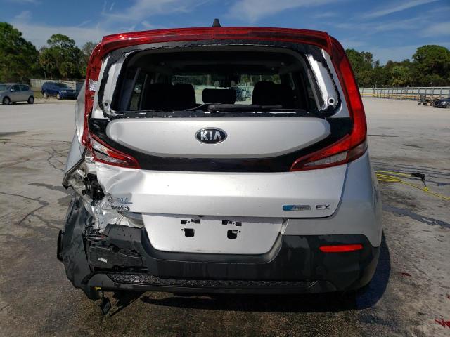 KNDJ33AU6M7785202 - 2021 KIA SOUL EX SILVER photo 6