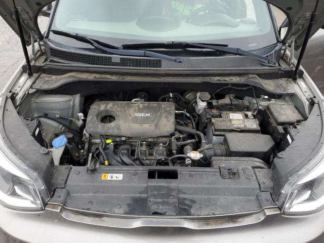 KNDJN2A28J7597036 - 2018 KIA SOUL GRAY photo 11