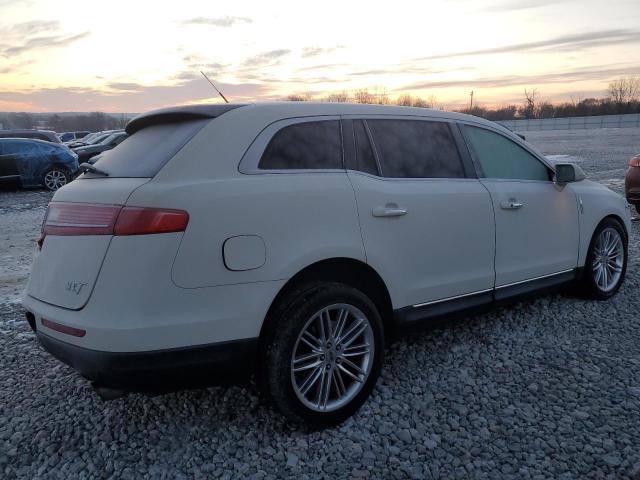 2LMHJ5AT6JBL01670 - 2018 LINCOLN MKT CREAM photo 3