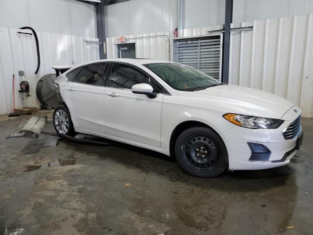 3FA6P0LU7KR263776 - 2019 FORD FUSION SE WHITE photo 4