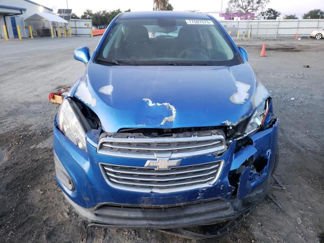 KL7CJKSB2GB721727 - 2016 CHEVROLET TRAX LS BLUE photo 5