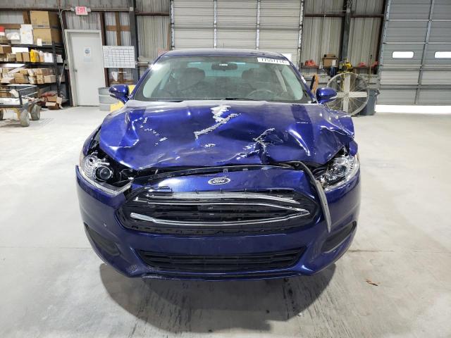 1FA6P0H71G5131027 - 2016 FORD FUSION SE BLUE photo 5