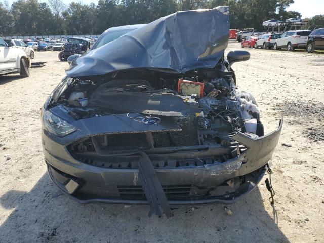 3FA6P0HDXJR174873 - 2018 FORD FUSION SE GRAY photo 5