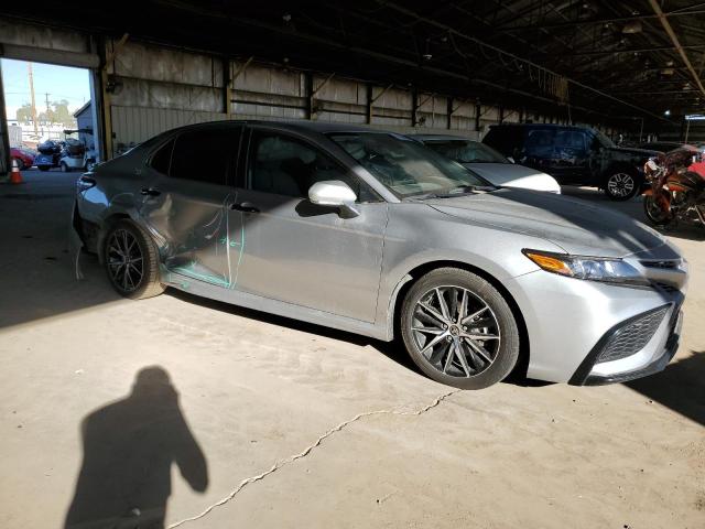 4T1G31AK7PU600945 - 2023 TOYOTA CAMRY SE NIGHT SHADE GRAY photo 4