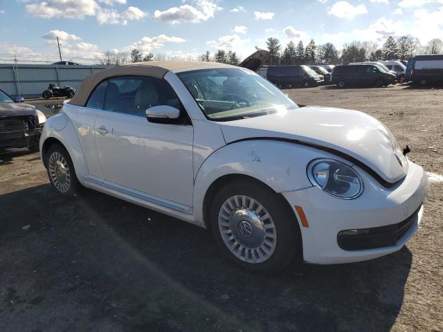 3VW5P7AT7EM801593 - 2014 VOLKSWAGEN BEETLE WHITE photo 4