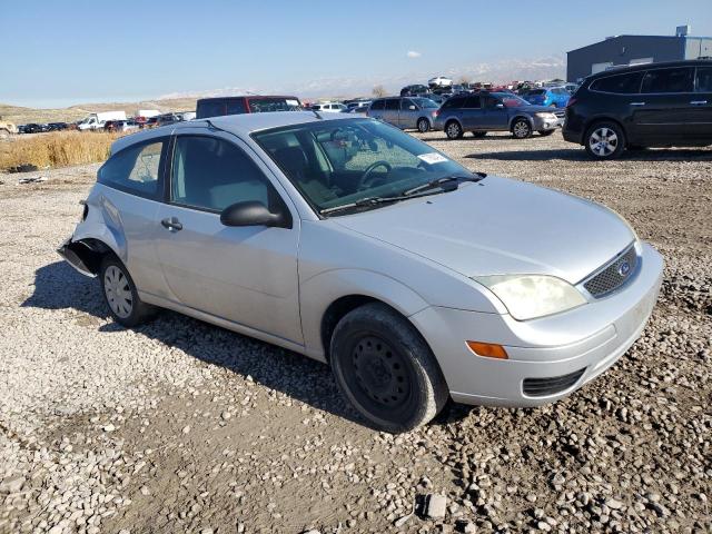 1FAFP31N97W298207 - 2007 FORD FOCUS ZX3 SILVER photo 4