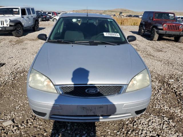 1FAFP31N97W298207 - 2007 FORD FOCUS ZX3 SILVER photo 5