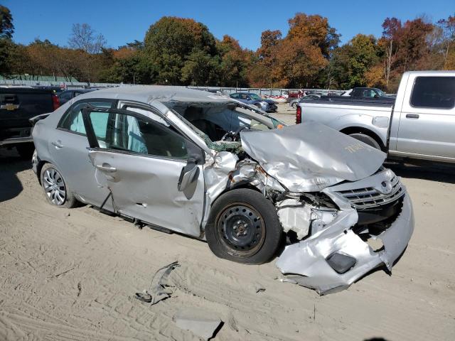 2T1BU4EE4DC928754 - 2013 TOYOTA COROLLA BASE SILVER photo 4