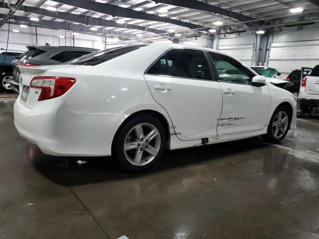 4T1BF1FK9EU310519 - 2014 TOYOTA CAMRY L WHITE photo 3