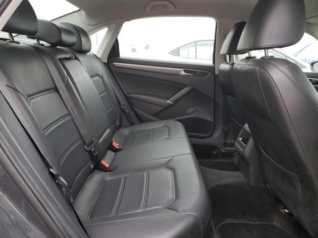 1VWDT7A39HC065804 - 2017 VOLKSWAGEN PASSAT R-LINE შავი ფოტო 10