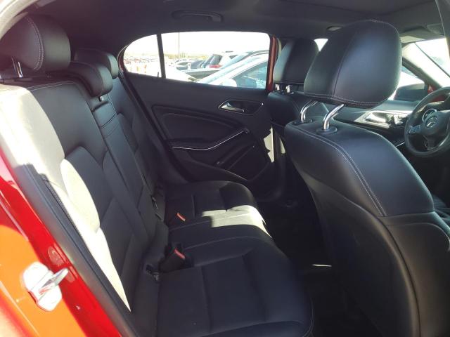 WDCTG4EBXKJ615138 - 2019 MERCEDES-BENZ GLA 250 Rojo foto 10
