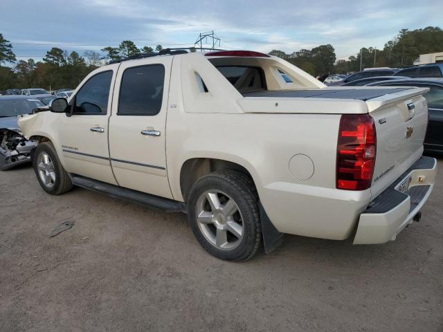 3GNMCGE06CG242700 - 2012 CHEVROLET AVALANCHE LTZ WHITE photo 2