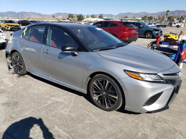 4T1B61HK6KU265130 - 2019 TOYOTA CAMRY XSE SILVER photo 4