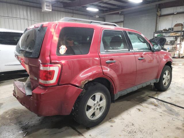 1FMCU9DG8BKA48121 - 2011 FORD ESCAPE XLT RED photo 3